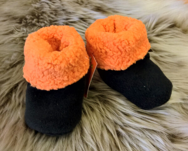 Fellschuhe-Fleece-schwarz-orange
