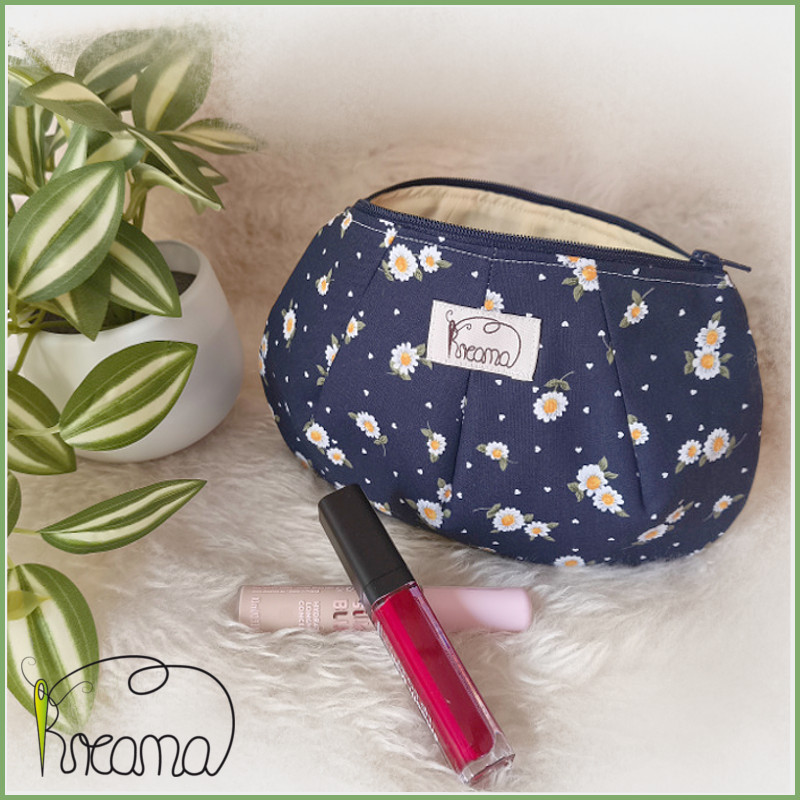 Kosmetiktasche-RV-Kreana-dunkelblau-mit-Blümchen-Produktbild