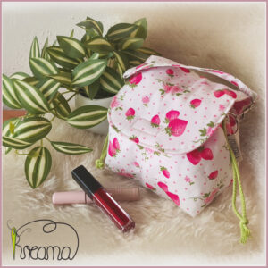 Kosmetiktasche-mit-Kordelzug-Kreana-Erdbeeren-pink-weiß