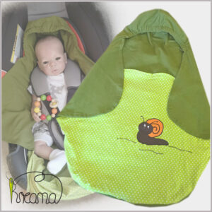 Einschlagdecke-Babyschale-Sommer-Kreana-Trico-Punkte-grün/ unigrün mit Schneckenapplikation