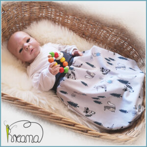 Strampelsack-Kreana-Trico-hellgrau-all-over-Waldtiere