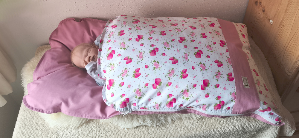 Steckkissen-Babyschlafsack-Größe-2-von 6-12-Monate-Ganzjahressteckkissen-Webstoff-Erdbeeren-uni-rosa