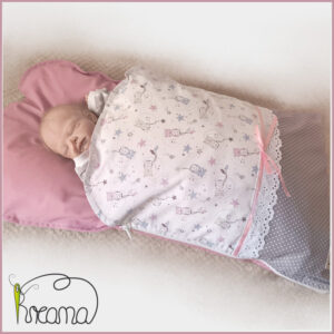 Steckkissen-Ganzjahressteckkissen-Babyschlafsack-Kreana-Größe-1-Eule-klein-Punkte-grau-rosa-Spitze